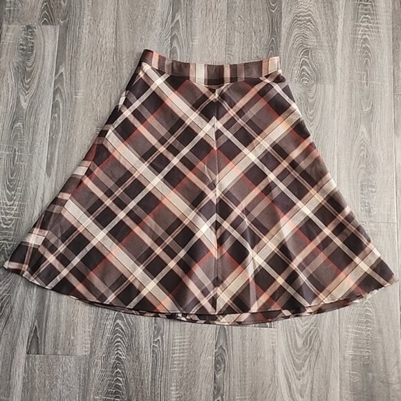 💋 Jones & Co plaid A-Line skirt 💋 - Picture 1 of 4